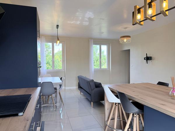 Maison meublée T2 bis rénovée avec jardin et garage ? à deux pas du lac de Cagnac