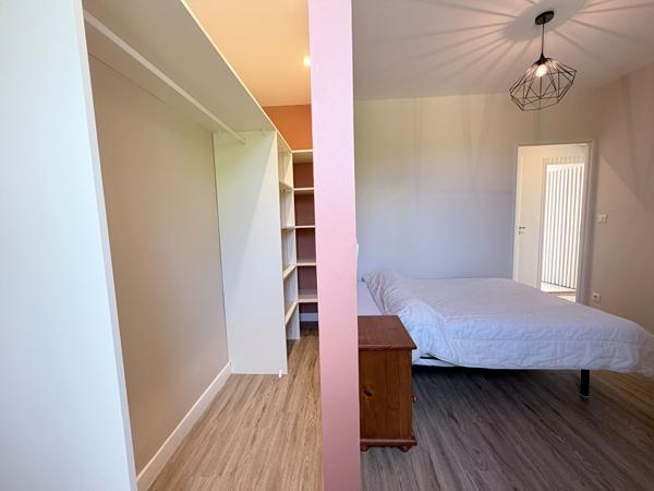 Maison meublée T2 bis rénovée avec jardin et garage ? à deux pas du lac de Cagnac