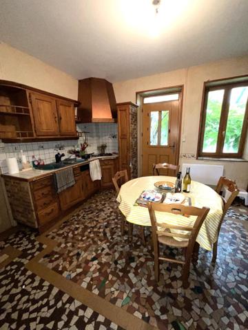 Grande longère, garage, jardin.