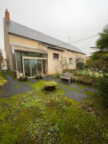 Grande longère, garage, jardin.