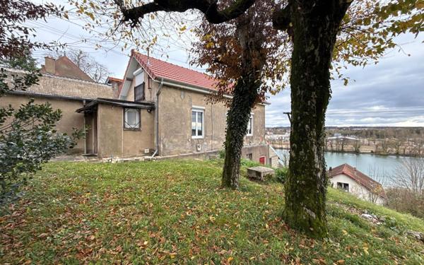 Maison à vendre    3 pièces •  Dole