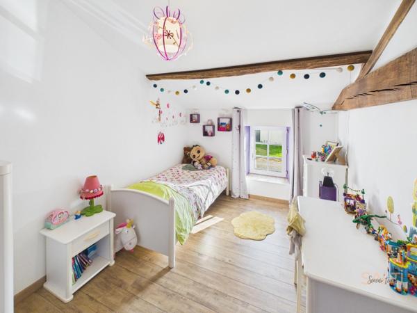 Maison en pierre au calme de 4 chambres