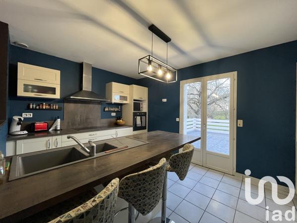 Maison à vendre 6 pièces 162 m² Saint-Hilaire-des-Loges