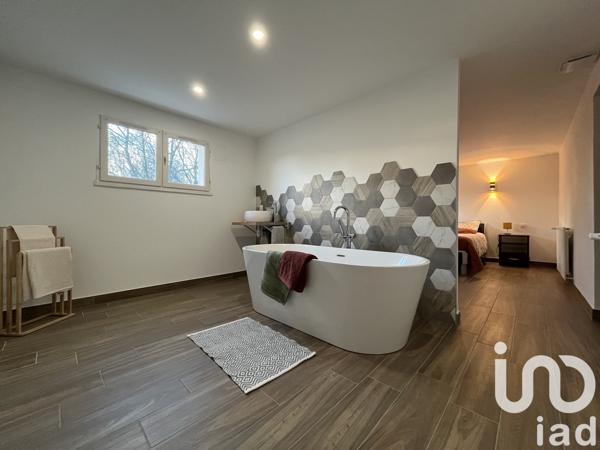 Maison à vendre 6 pièces 162 m² Saint-Hilaire-des-Loges