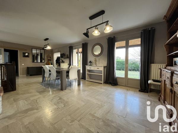 Maison à vendre 6 pièces 162 m² Saint-Hilaire-des-Loges