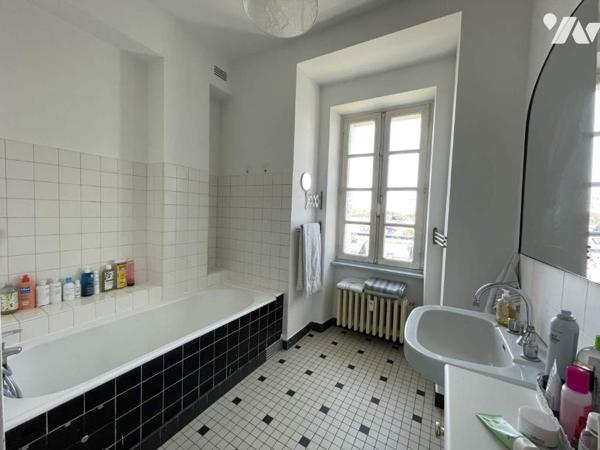 Vaste T3 dans immeuble de standing (A36)