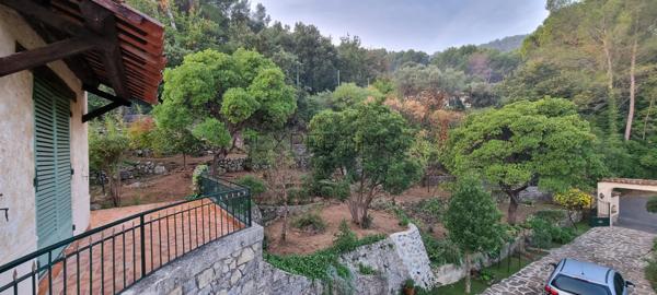 Solliès-Ville (83210) Maison de caractère de 184 m² avec vue panoramique sur les Trois Solliès
