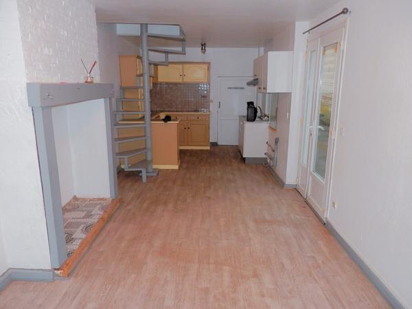 MAISON de Ville avec Jardin et Parking intérieur