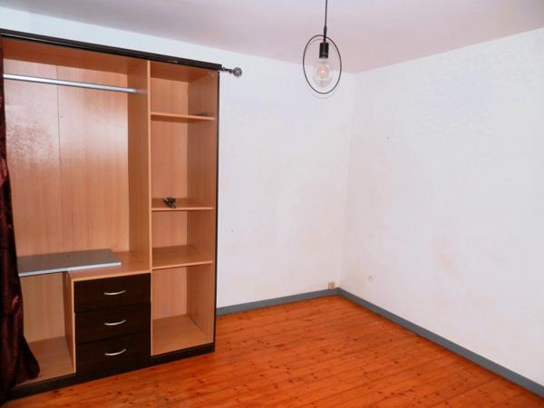 MAISON de Ville avec Jardin et Parking intérieur