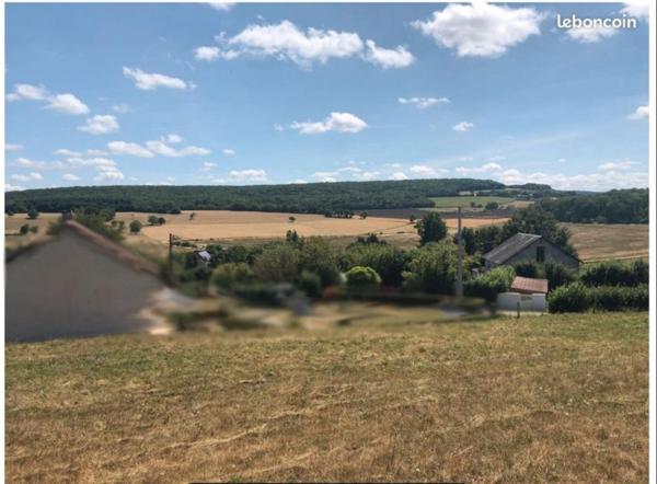 Terrain constructible, en bordure de forêt