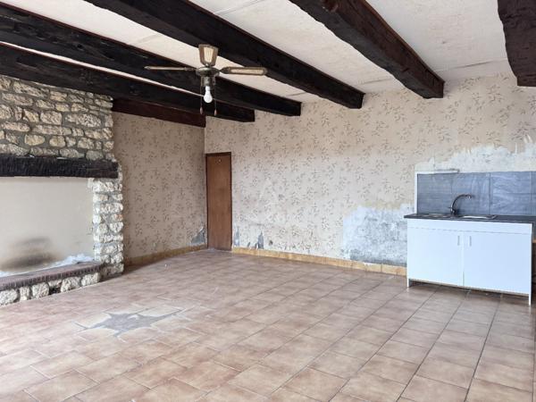 A 5mn au sud de Mouthiers, maison de village à rénover 120m2