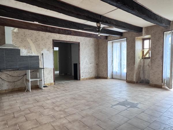 A 5mn au sud de Mouthiers, maison de village à rénover 120m2