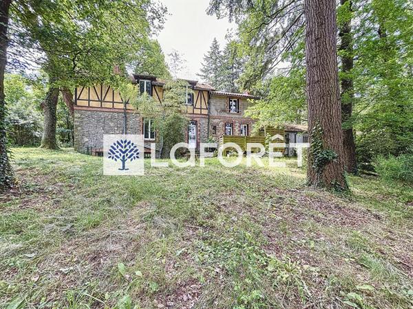 Achat maison près de BRESSUIRE - 11 pièce(s) - 252 m² - 254 790 €