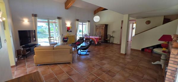 Maison de 175 m2 à Sauzet - Terrain de 4487 m²
