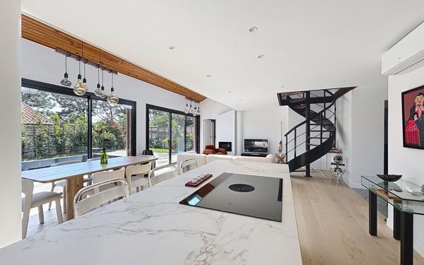 Maison à vendre    5 pièces • 140 m2 Anglet