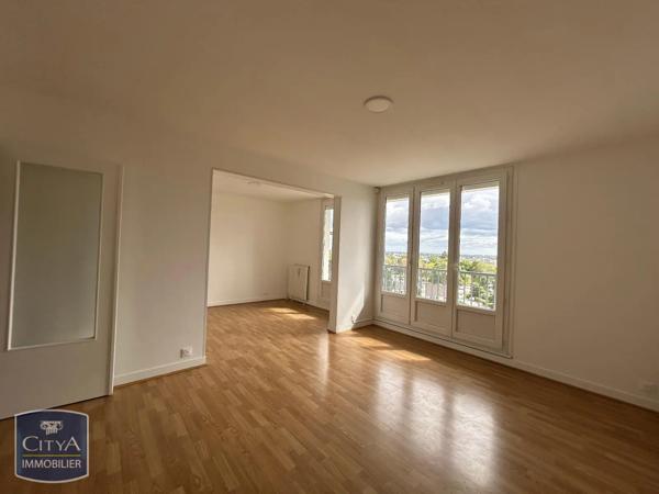 Appartement à louer 4 pièces 70.37m² Fleury-les-Aubrais (45400)