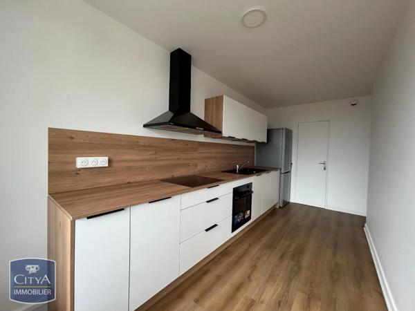Appartement à louer 4 pièces 70.37m² Fleury-les-Aubrais (45400)