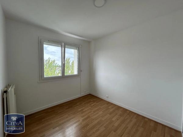 Appartement à louer 4 pièces 70.37m² Fleury-les-Aubrais (45400)
