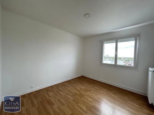 Appartement à louer 4 pièces 70.37m² Fleury-les-Aubrais (45400)