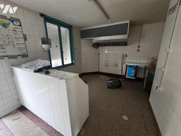 IMMEUBLE DE COMMERCE et d'HABITATION