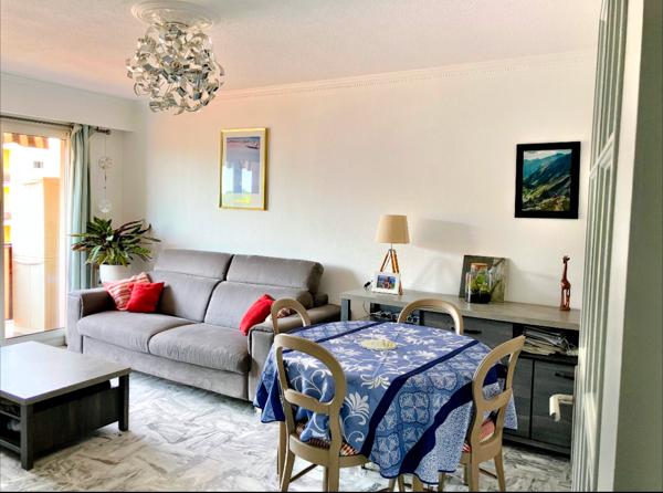 A vendre  Appartement 3 pièces de 64 m², lumineux, à Cagnes-sur-Mer
