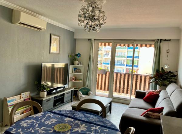 A vendre  Appartement 3 pièces de 64 m², lumineux, à Cagnes-sur-Mer