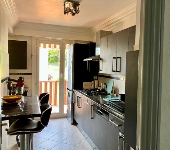 A vendre  Appartement 3 pièces de 64 m², lumineux, à Cagnes-sur-Mer