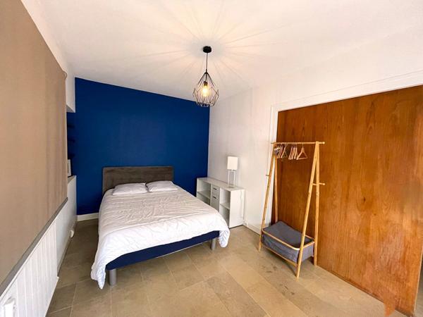 Grand appartement rénové avec terrasse à Valence