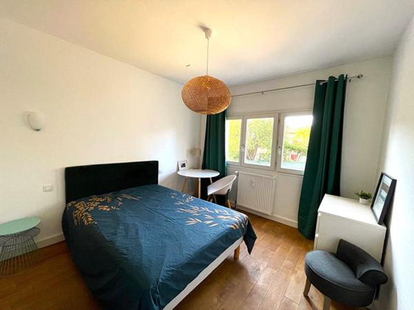 Grand appartement rénové avec terrasse à Valence