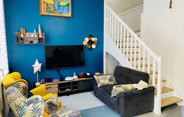 Belle maison de 2015 avec 3 chambres et jardin, secteur calme proche commerces et métro