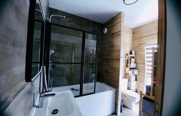 Belle maison de 2015 avec 3 chambres et jardin, secteur calme proche commerces et métro