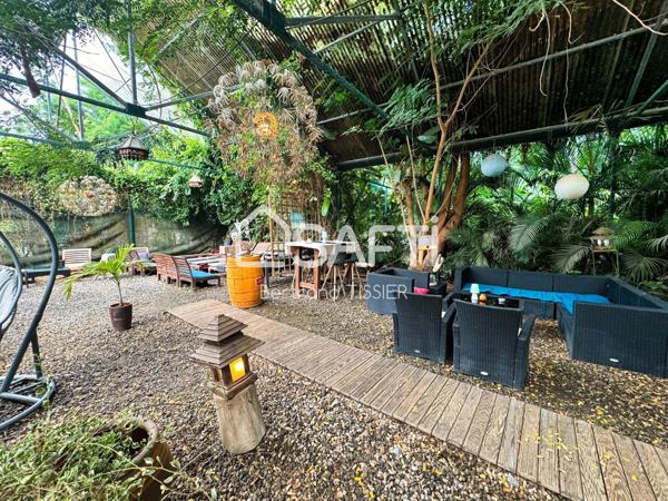 Restaurant renommé au François avec cadre exceptionnel