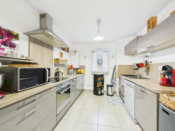 Appartement Tournon-sur-rhÔne 4 pièce(s) 77 m2