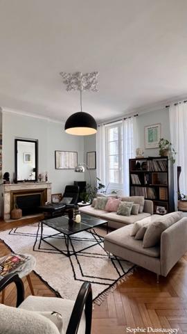 Appartement 5 pièces BORDEAUX centre Historique (33)