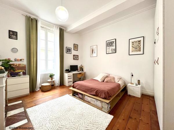 Appartement 5 pièces BORDEAUX centre Historique (33)