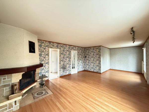 Vente                                                      Maison
                        
                     6 pièces                      116 m2                     à Combs-la-Ville