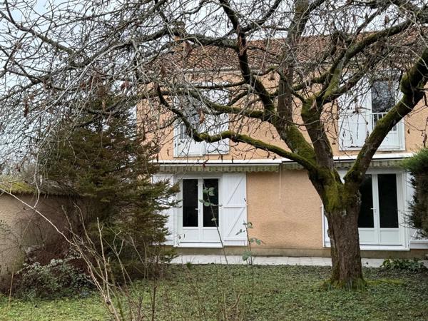 Vente                                                      Maison
                        
                     6 pièces                      116 m2                     à Combs-la-Ville