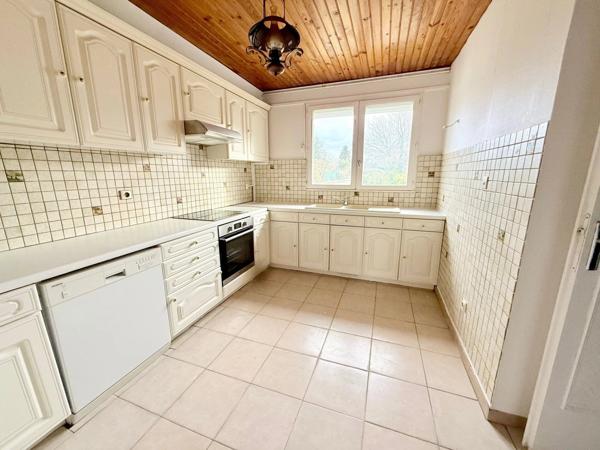 Vente                                                      Maison
                        
                     6 pièces                      116 m2                     à Combs-la-Ville
