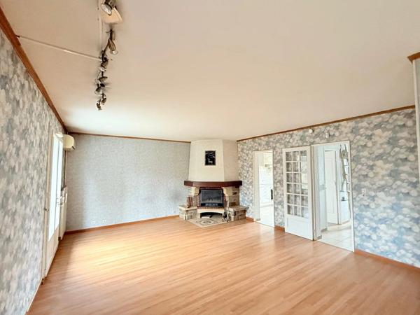 Vente                                                      Maison
                        
                     6 pièces                      116 m2                     à Combs-la-Ville