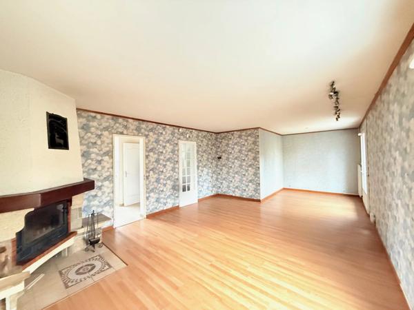 Vente                                                      Maison
                        
                     6 pièces                      116 m2                     à Combs-la-Ville