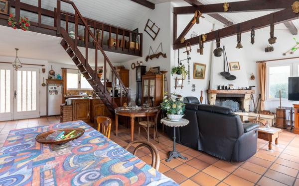 Maison à vendre    4 pièces •  Gastes