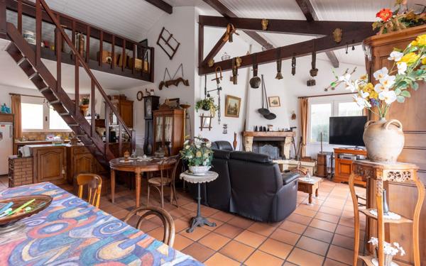 Maison à vendre    4 pièces •  Gastes