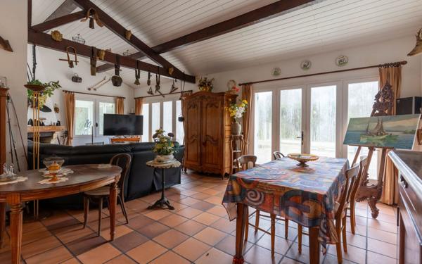 Maison à vendre    4 pièces •  Gastes