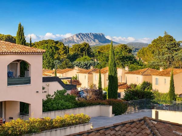 Superbe T3 climatisé avec terrasse et vue sur la Sainte-Victoire !