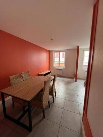 12 RUE CHEVRERIE - BEL F2 MEUBLE AU 1ER ETAGE