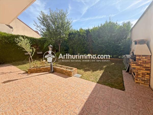 Vente                                                      Maison
                        
                     4 pièces                      76 m2                     à Saint-Pierre-du-Perray
