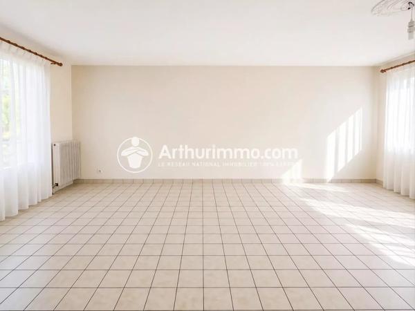Vente                                                      Maison
                        
                     4 pièces                      76 m2                     à Saint-Pierre-du-Perray