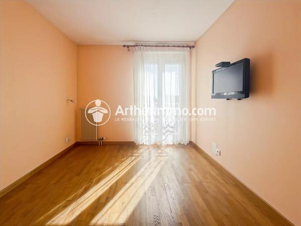Vente                                                      Maison
                        
                     4 pièces                      76 m2                     à Saint-Pierre-du-Perray