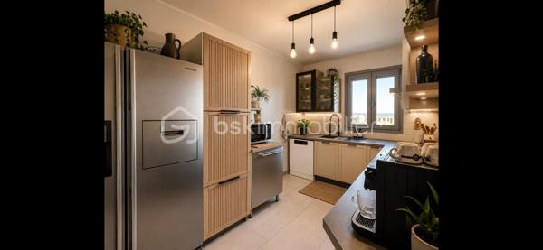 Maison familiale de 115,49 m² avec jardin et garage
Découvrez cette agréable maison individuelle de 115,49 m², construite en 1989 et en bon état général, offrant un cadre de vie idéal pour une famille.
Au rez-de-chaussée, vous profiterez d'une entrée, d'une cuisine aménagée et équipée, d'un séjour lumineux ouvert sur un agréable jardin privatif, d'un WC indépendant, d'espaces de rangement ainsi que d'un garage.
À l'étage, l'espace nuit se compose de 4 chambres, dont une suite parentale avec sa salle d'eau privative, d'une salle de bains, d'un WC indépendant et de nombreux rangements.
Les combles, non aménagés, offrent un potentiel de stockage supplémentaire.
Les atouts de ce bien :
Maison de 115,49 m²
- 4 chambres dont une suite parentale
- Jardin privatif
- Garage et une place de stationnement
- Cuisine aménagée et équipée
- Maison en bon état général
- Combles non aménagés offrant un espace de stockage
Agencement fonctionnel, idéal pour une famille
Une maison aux beaux volumes, prête à accueillir ses futurs propriétaires. À découvrir sans tarder !