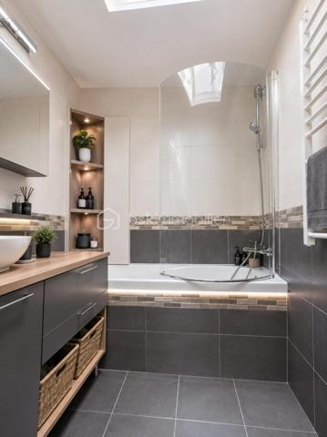 Maison familiale de 115,49 m² avec jardin et garage
Découvrez cette agréable maison individuelle de 115,49 m², construite en 1989 et en bon état général, offrant un cadre de vie idéal pour une famille.
Au rez-de-chaussée, vous profiterez d'une entrée, d'une cuisine aménagée et équipée, d'un séjour lumineux ouvert sur un agréable jardin privatif, d'un WC indépendant, d'espaces de rangement ainsi que d'un garage.
À l'étage, l'espace nuit se compose de 4 chambres, dont une suite parentale avec sa salle d'eau privative, d'une salle de bains, d'un WC indépendant et de nombreux rangements.
Les combles, non aménagés, offrent un potentiel de stockage supplémentaire.
Les atouts de ce bien :
Maison de 115,49 m²
- 4 chambres dont une suite parentale
- Jardin privatif
- Garage et une place de stationnement
- Cuisine aménagée et équipée
- Maison en bon état général
- Combles non aménagés offrant un espace de stockage
Agencement fonctionnel, idéal pour une famille
Une maison aux beaux volumes, prête à accueillir ses futurs propriétaires. À découvrir sans tarder !